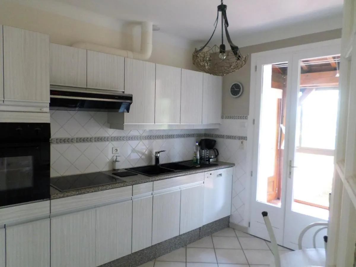 Maison Avec Veranda Proche Du Centre Ville Rignac  0*, Rignac (Aveyron)